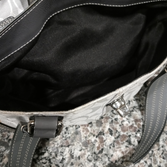 🌷COACH Purse - Picture 7 of 9